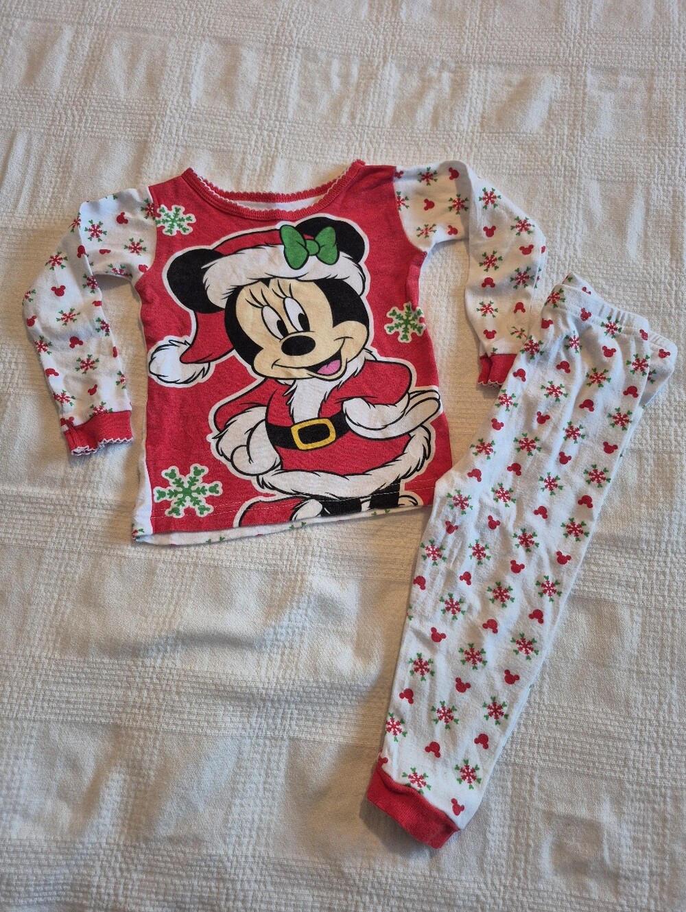 Disney Mickey Mouse 18 months pajama set fit smaller check measurements
